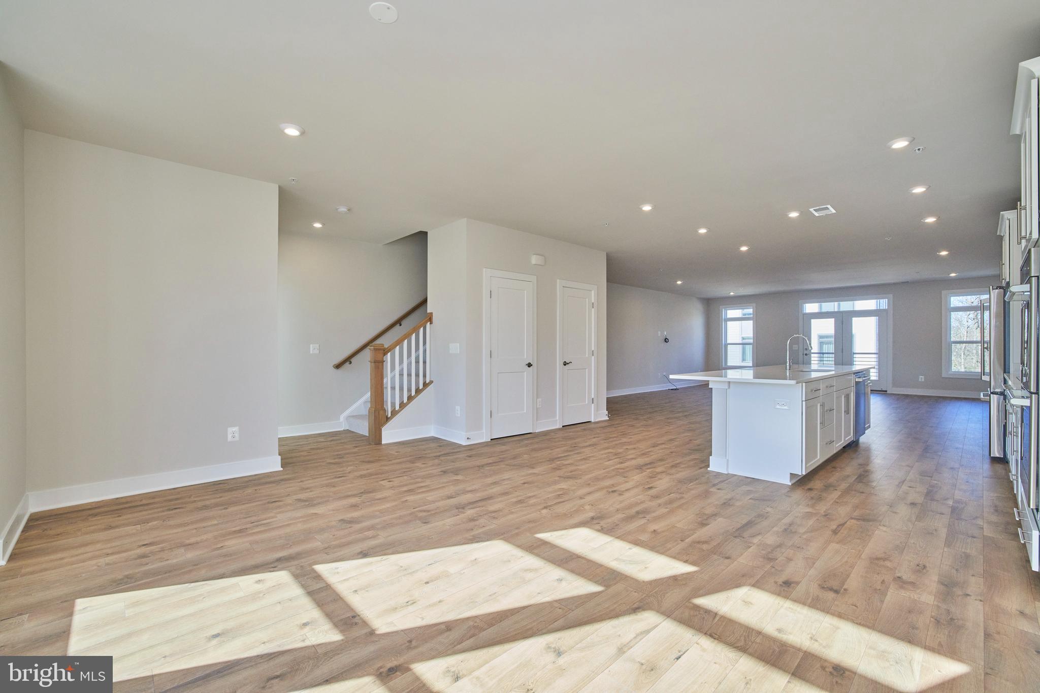 TALL OAKS - Residential