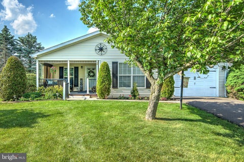 Mobile Home For Sale - 577 Bent Pine Circle<br/> NEW HOPE, PA 18938