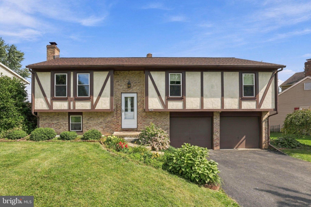 Photo of 6055 Geneva Drive, EAST PETERSBURG, PA 17520 (MLS # PALA2096538)