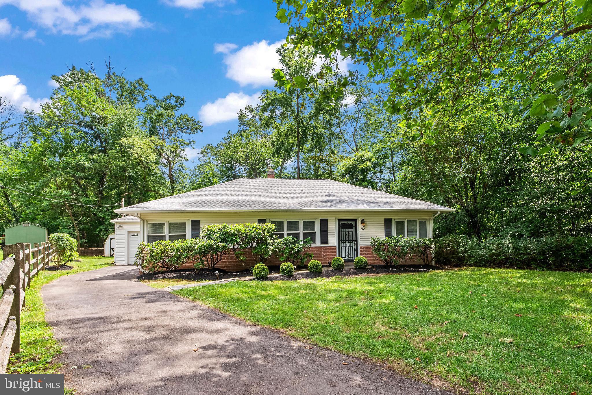 384 PENLLYN BLUE BELL PIKE