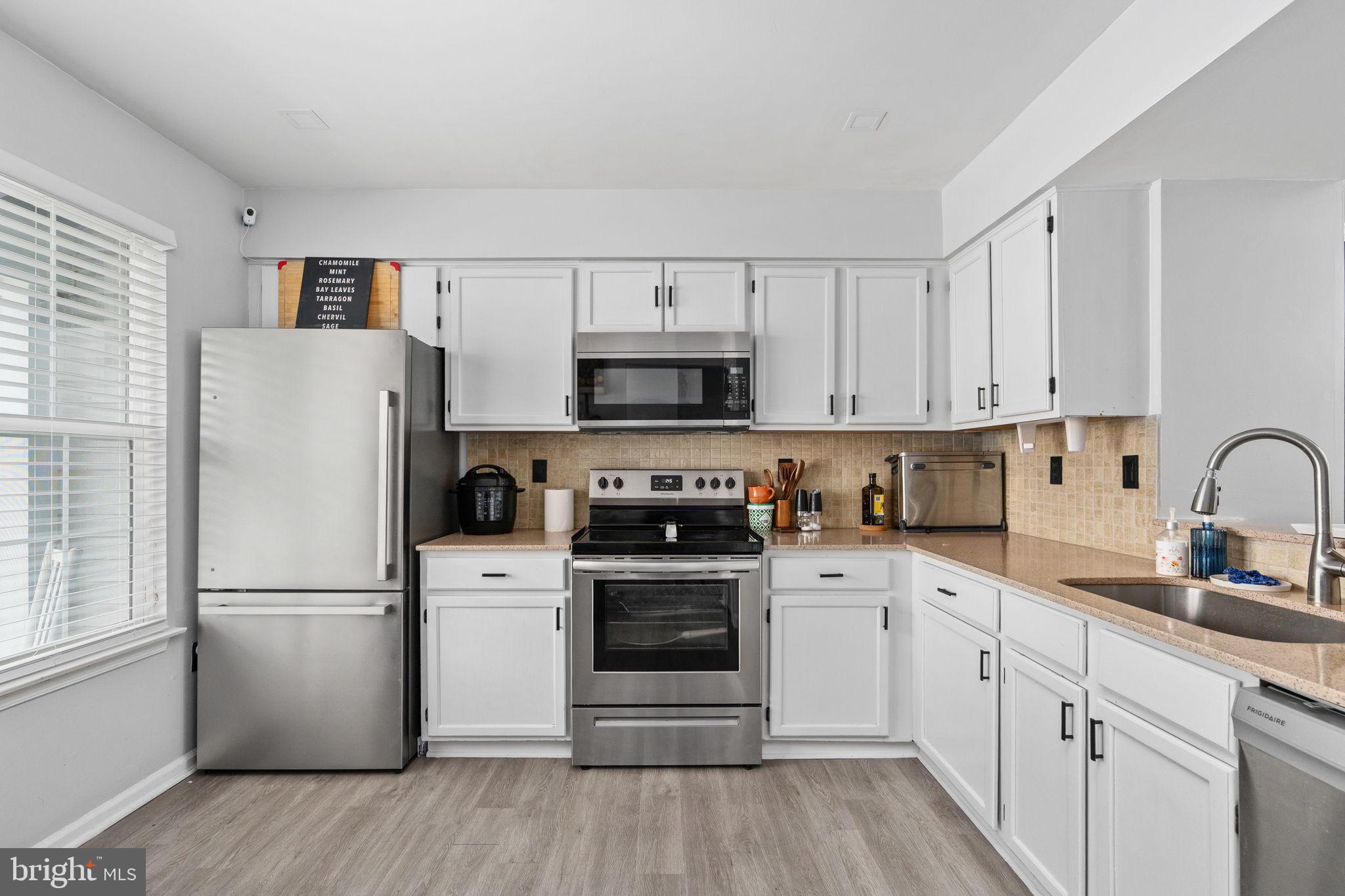 WILLIAMSTOWN - Residential