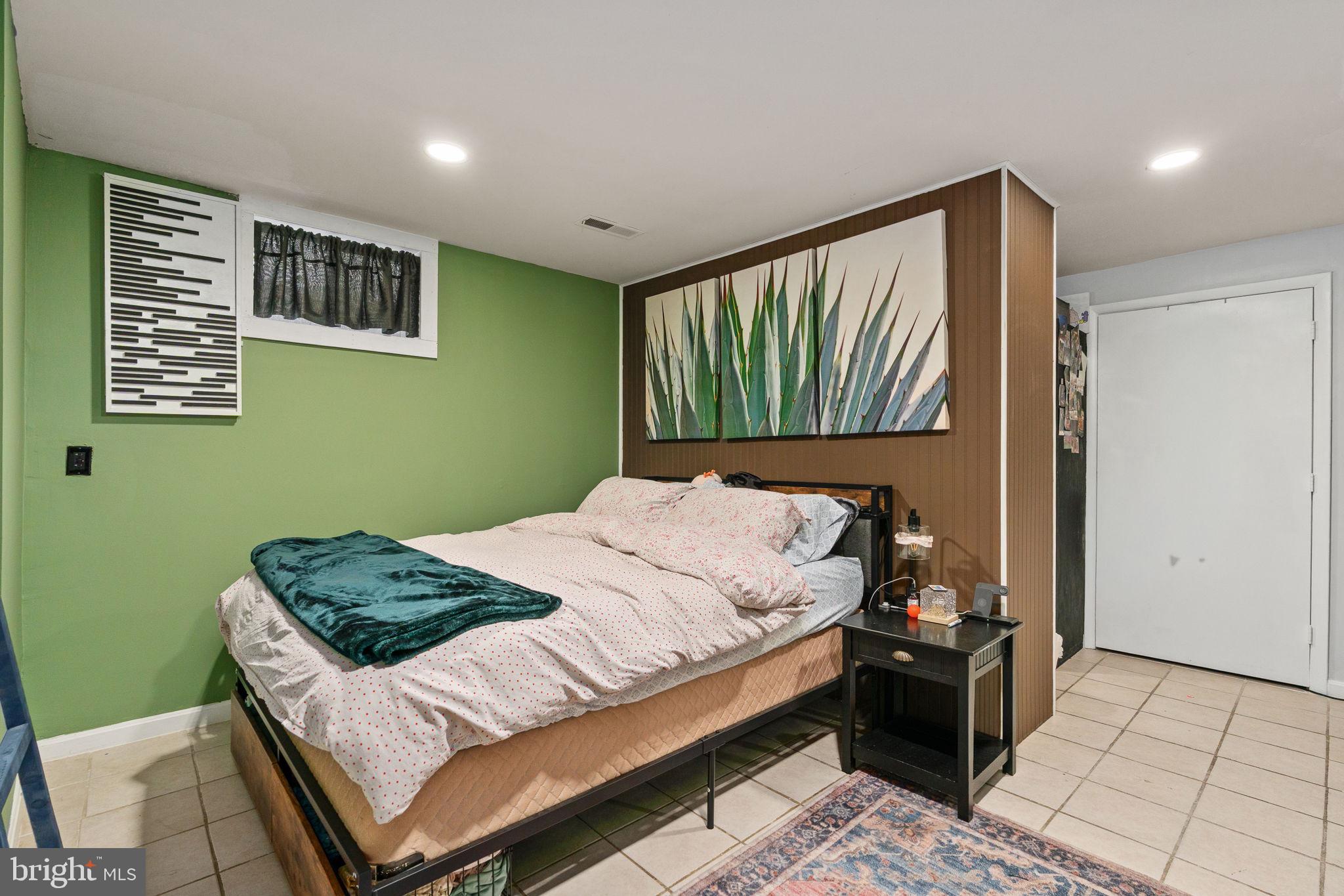 WILLIAMSTOWN - Residential