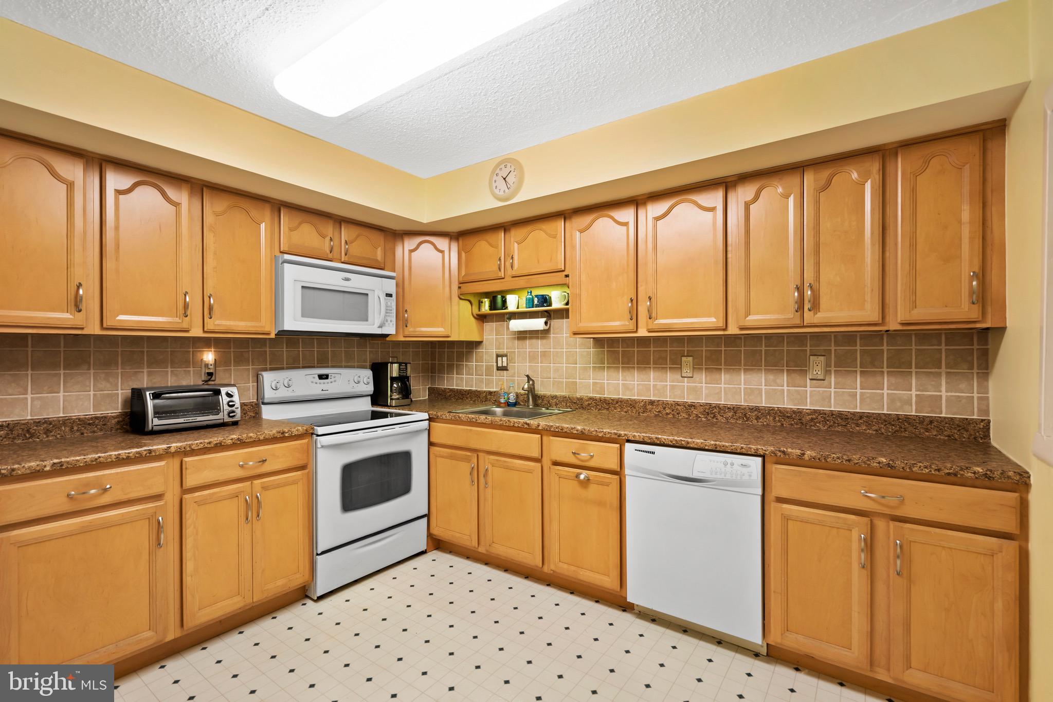 HAVERFORD HILL - Residential