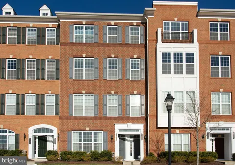 23548 Hopewell Manor Terrace, Ashburn, VA MLS: VALO2115286