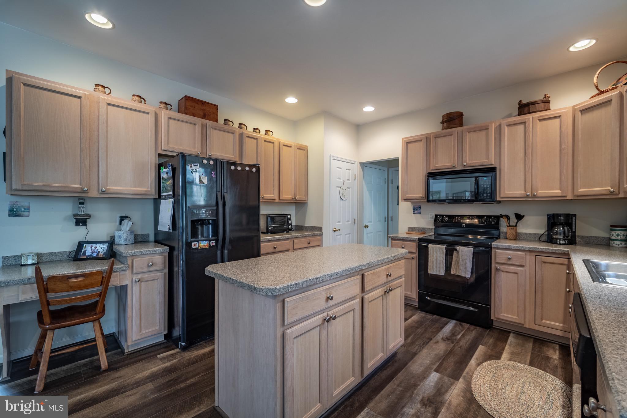 OYSTER HARBOR - Residential