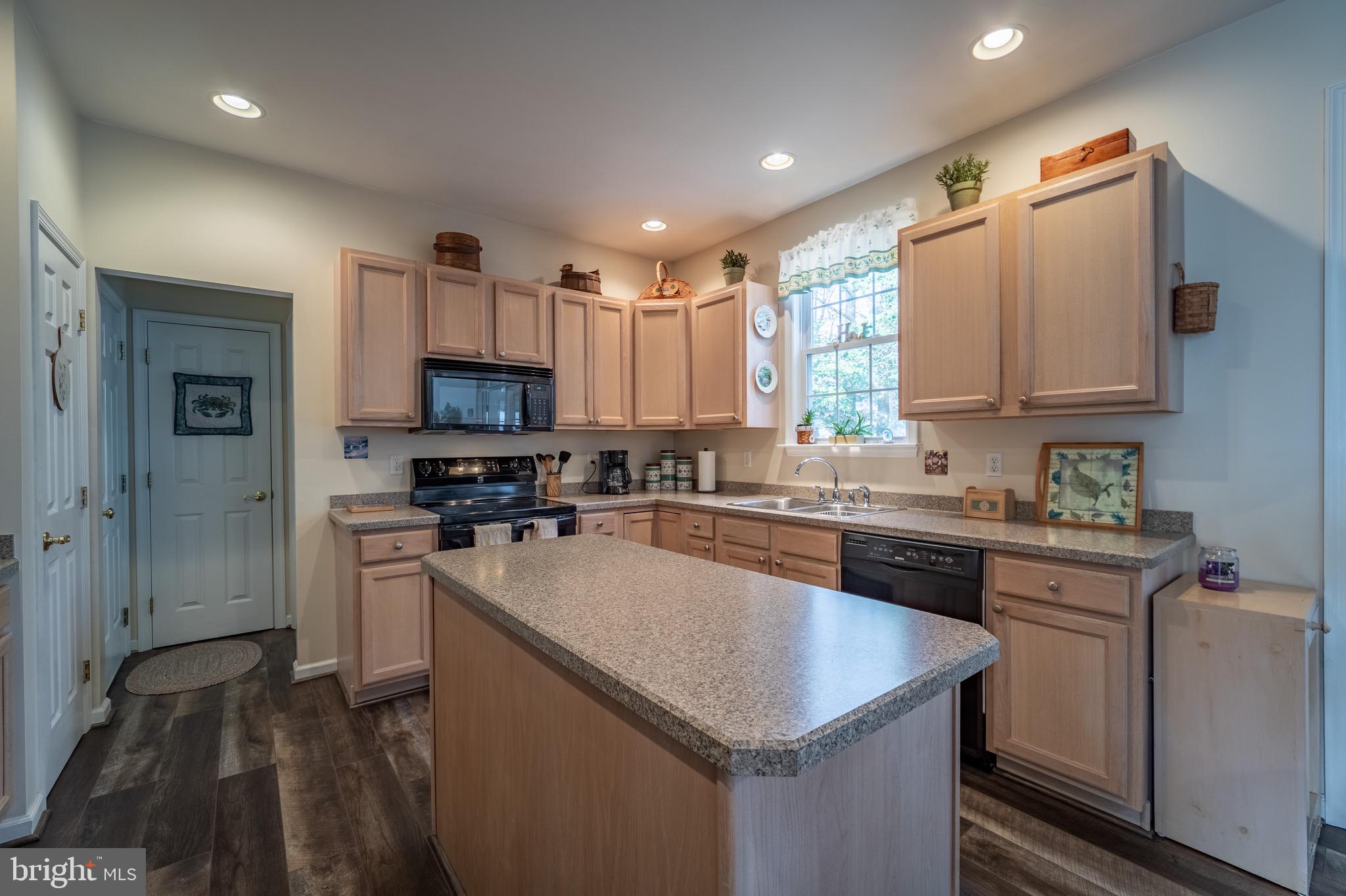 OYSTER HARBOR - Residential