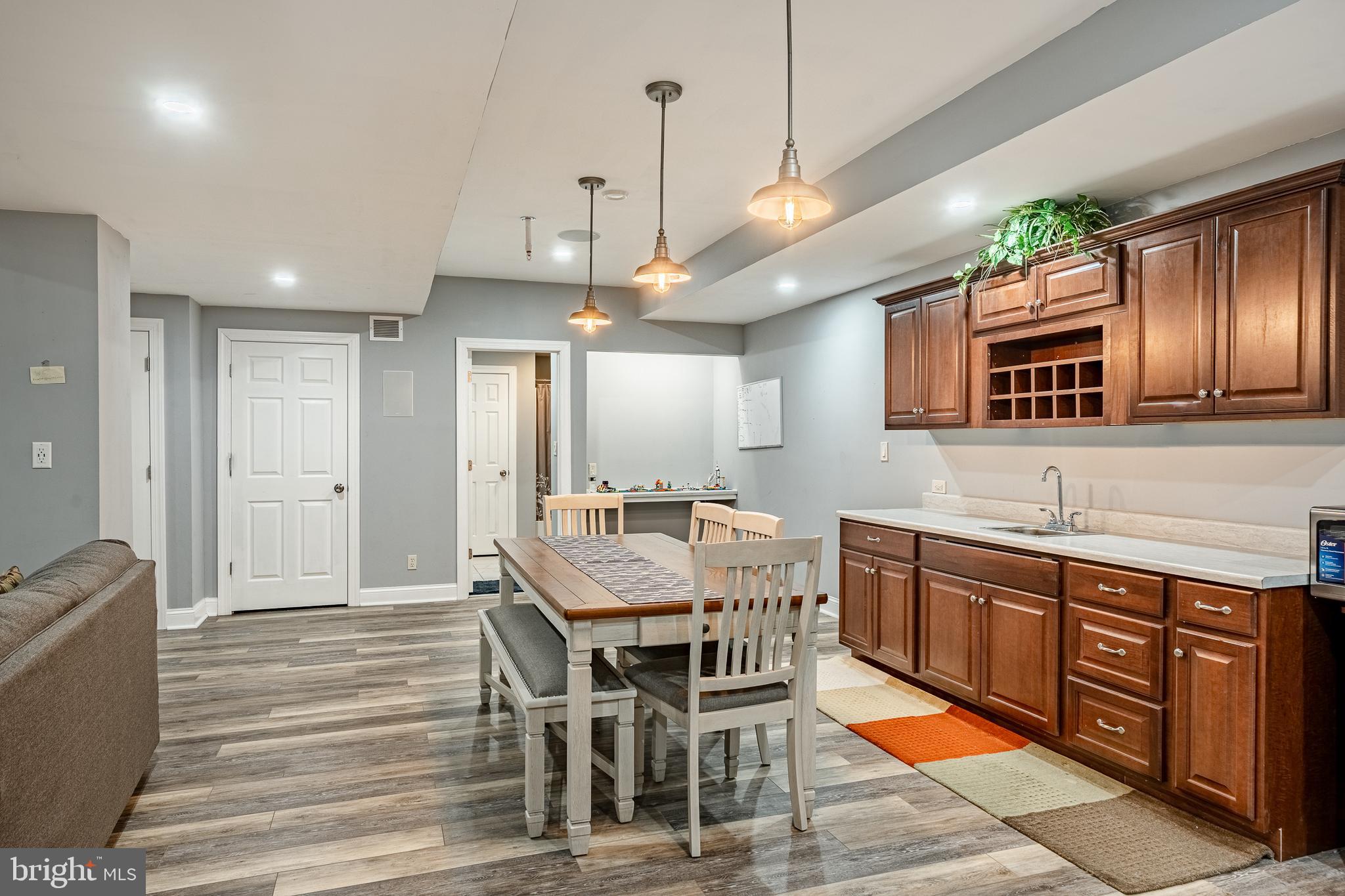 APPLEBROOK MEADOWS - Residential