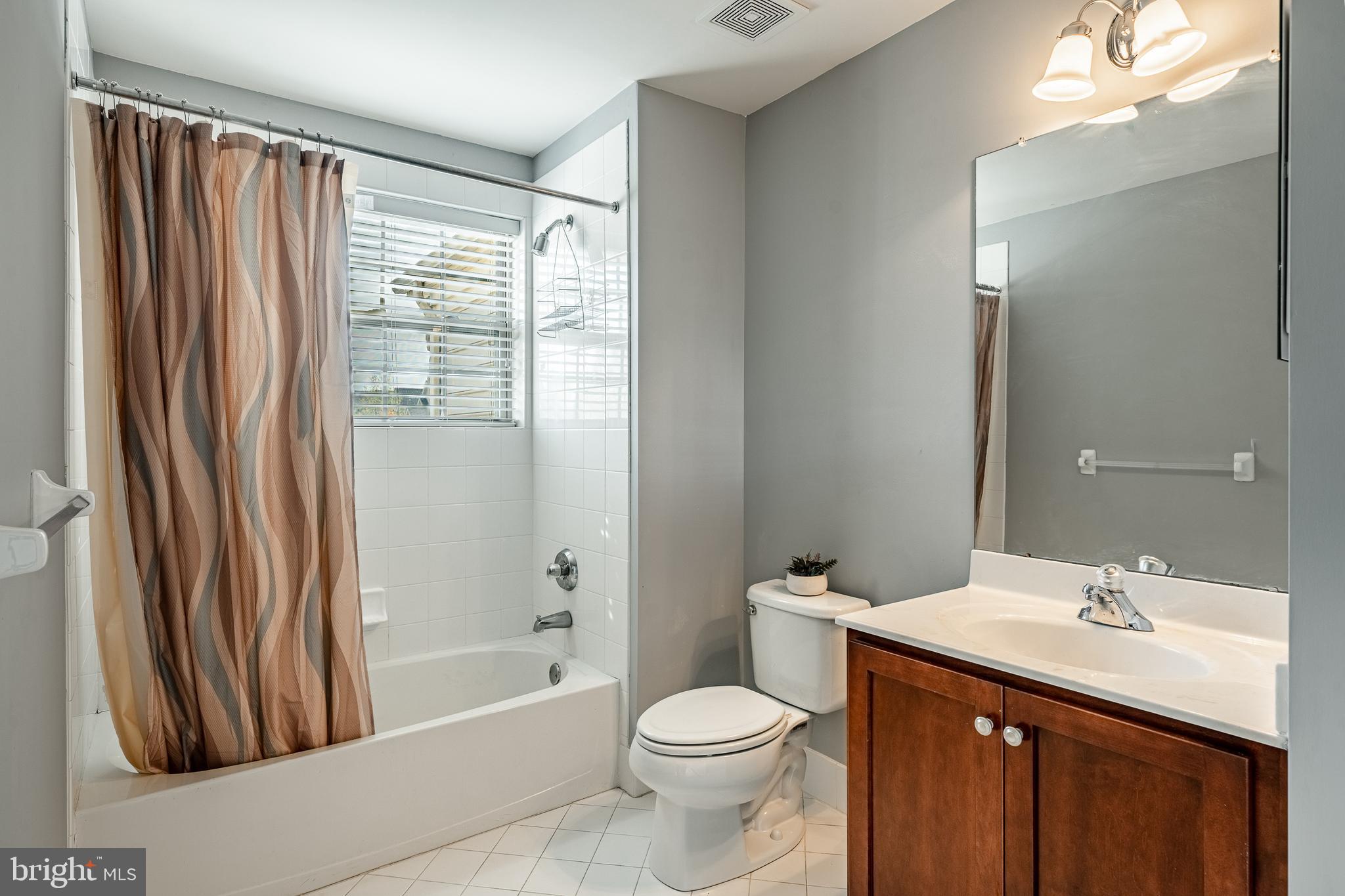 APPLEBROOK MEADOWS - Residential