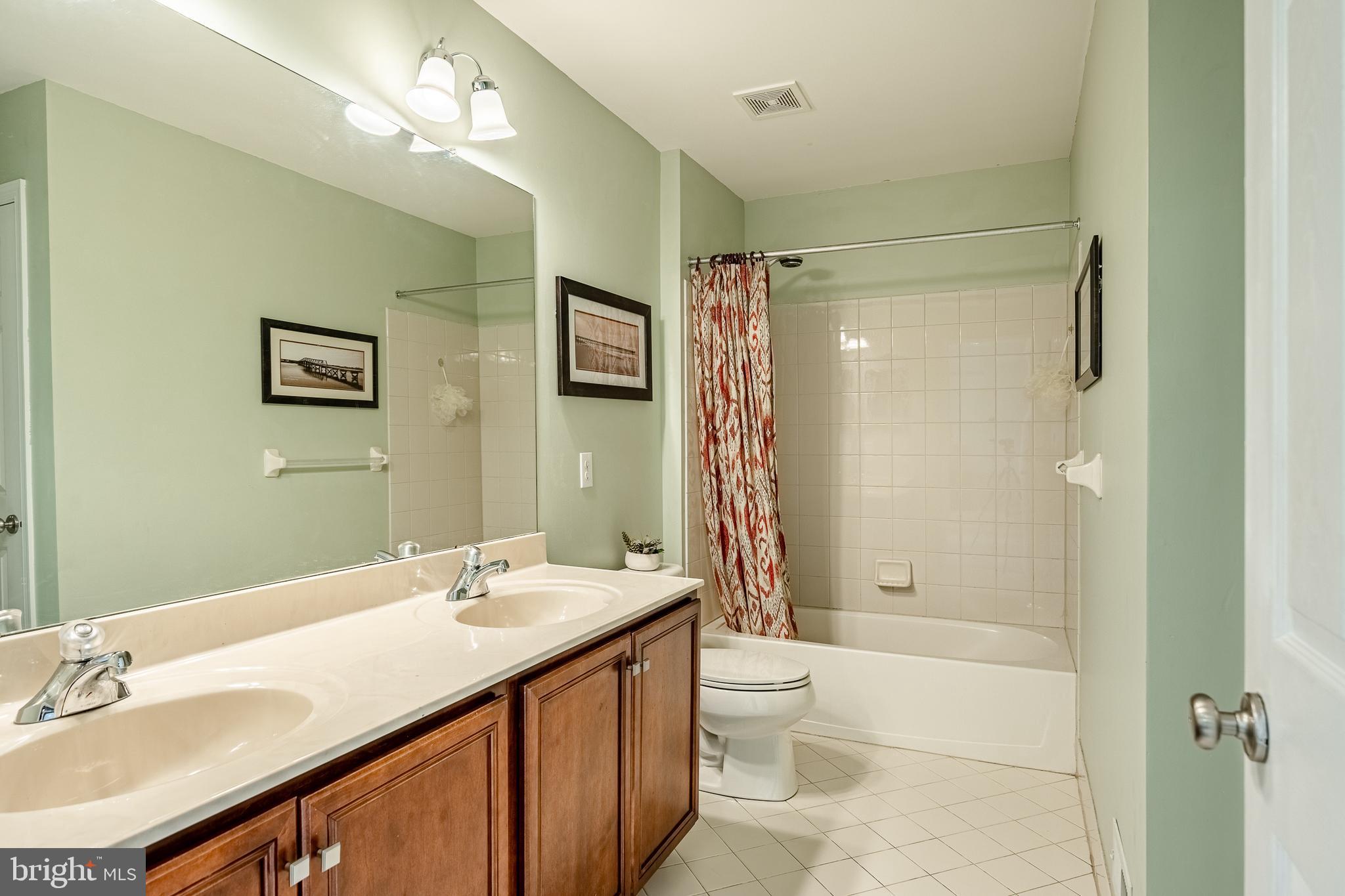 APPLEBROOK MEADOWS - Residential