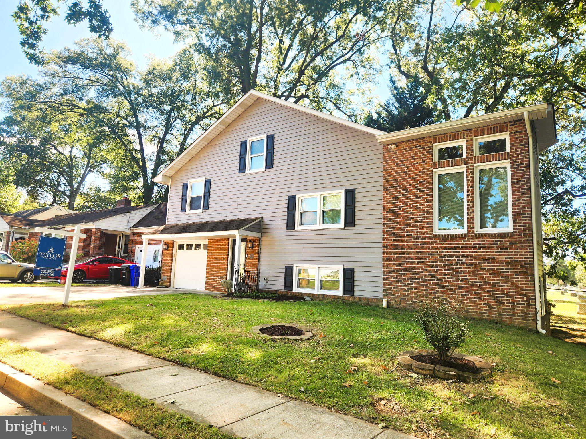1210 SNOWDEN PLACE