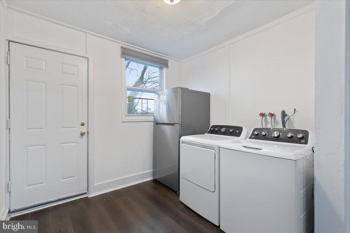 WAVERLY - Residential Lease