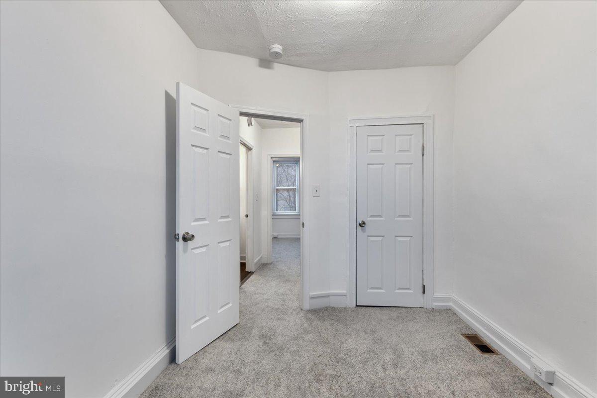 WAVERLY - Residential Lease
