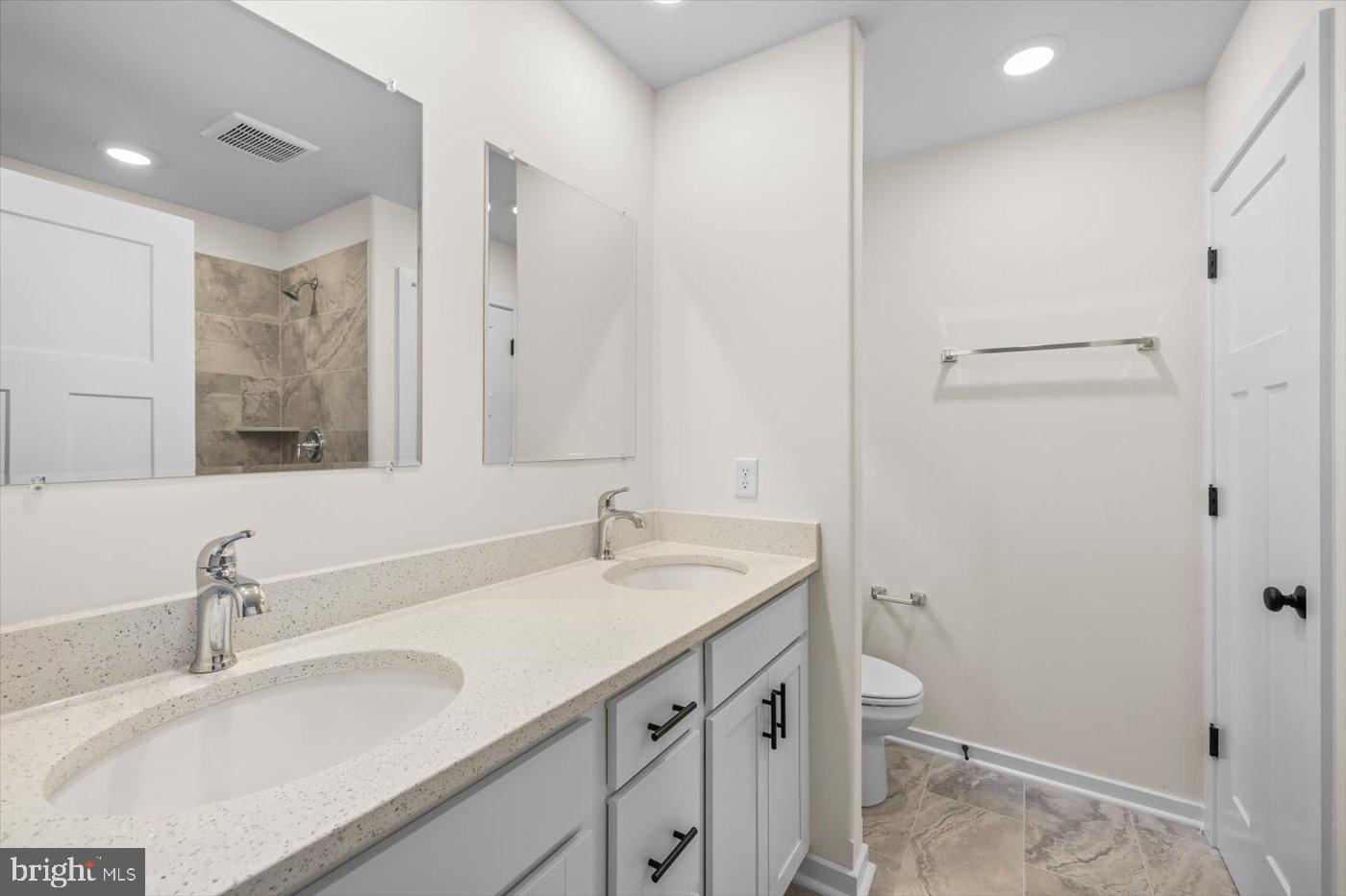 LAKE LAND OR - Residential