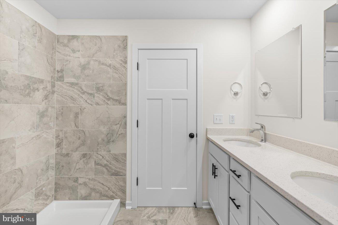 LAKE LAND OR - Residential