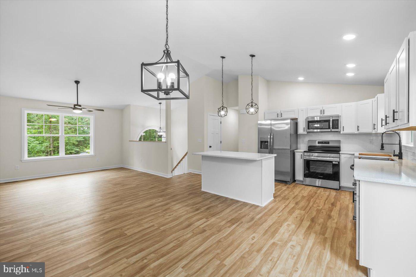 LAKE LAND OR - Residential