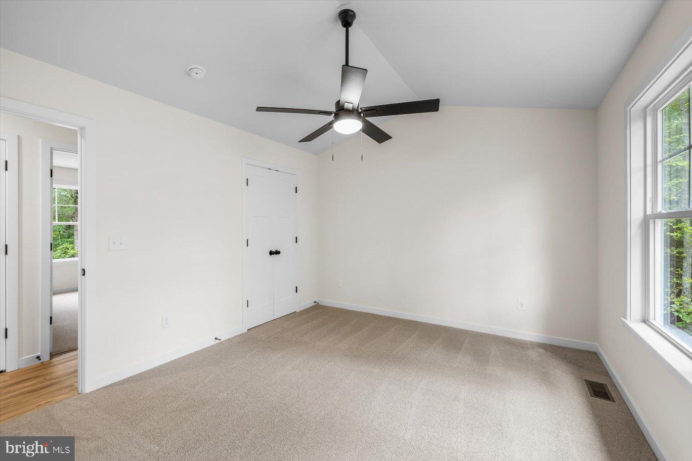 LAKE LAND OR - Residential