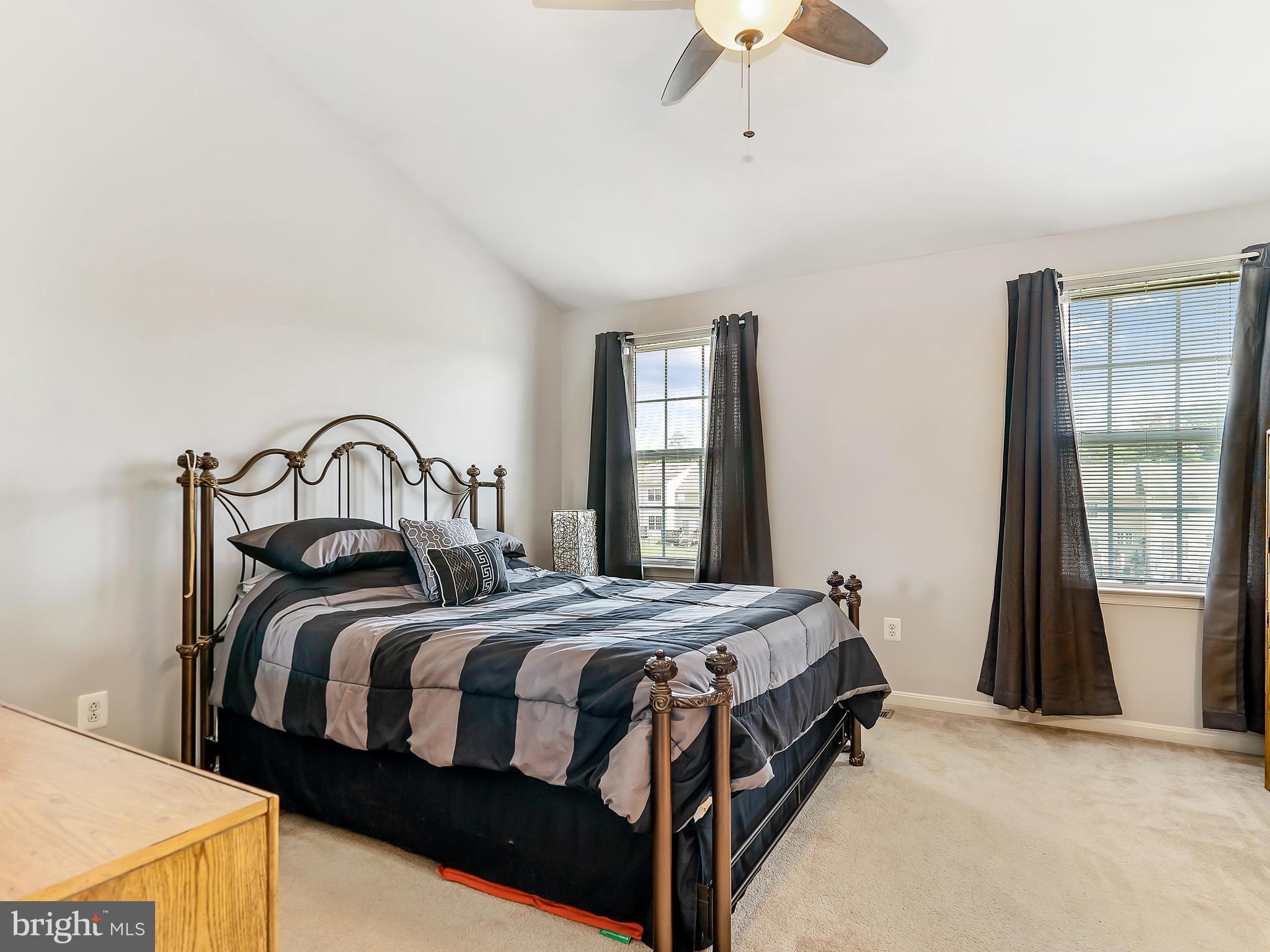 AUTUMN RUN - Residential