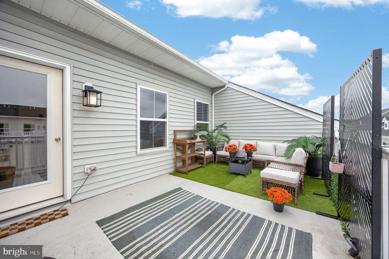 RIVER POINTE - Residential