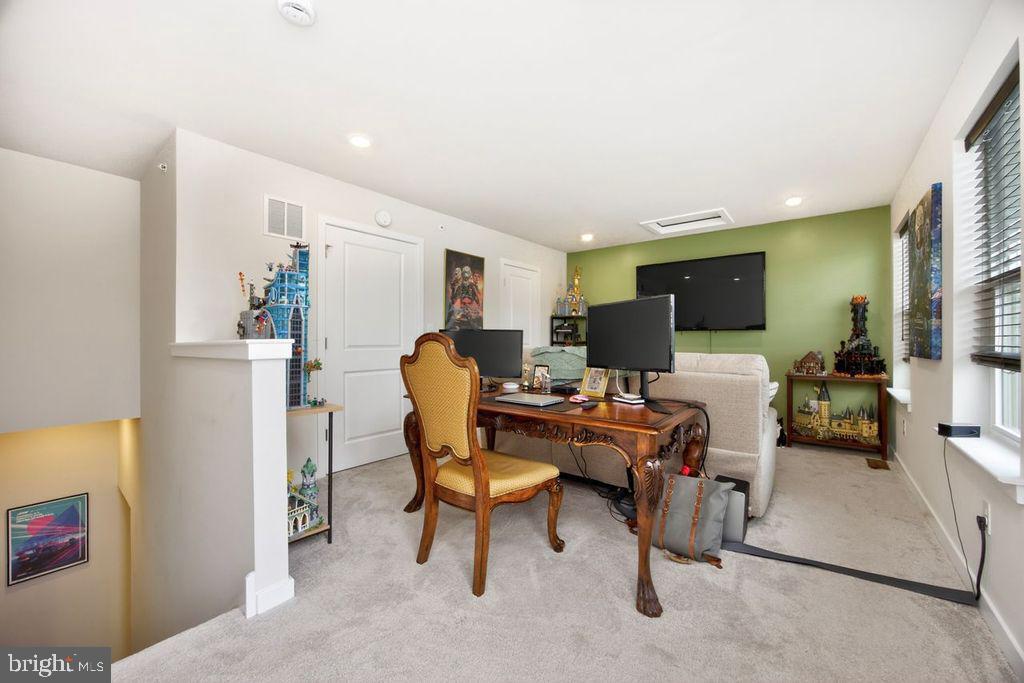 RIVER POINTE - Residential