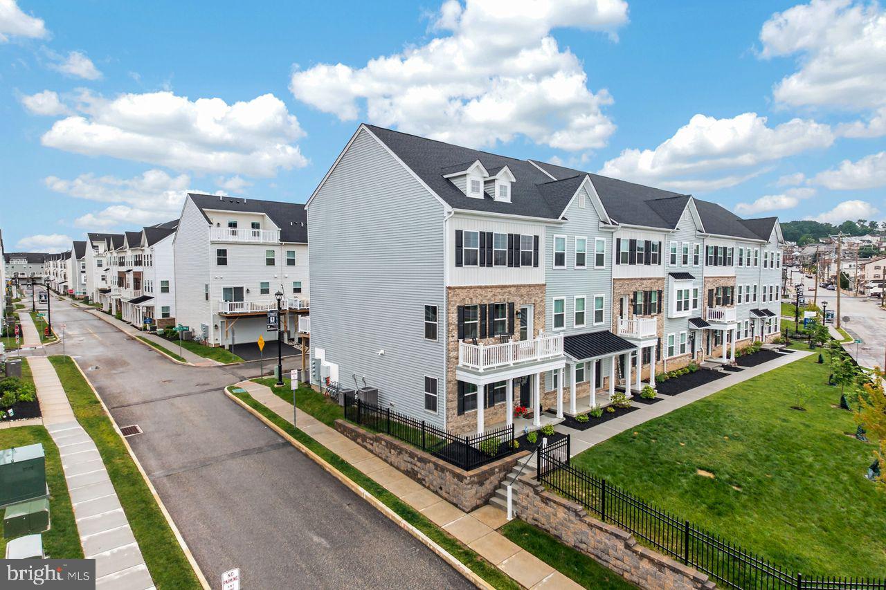 RIVER POINTE - Residential