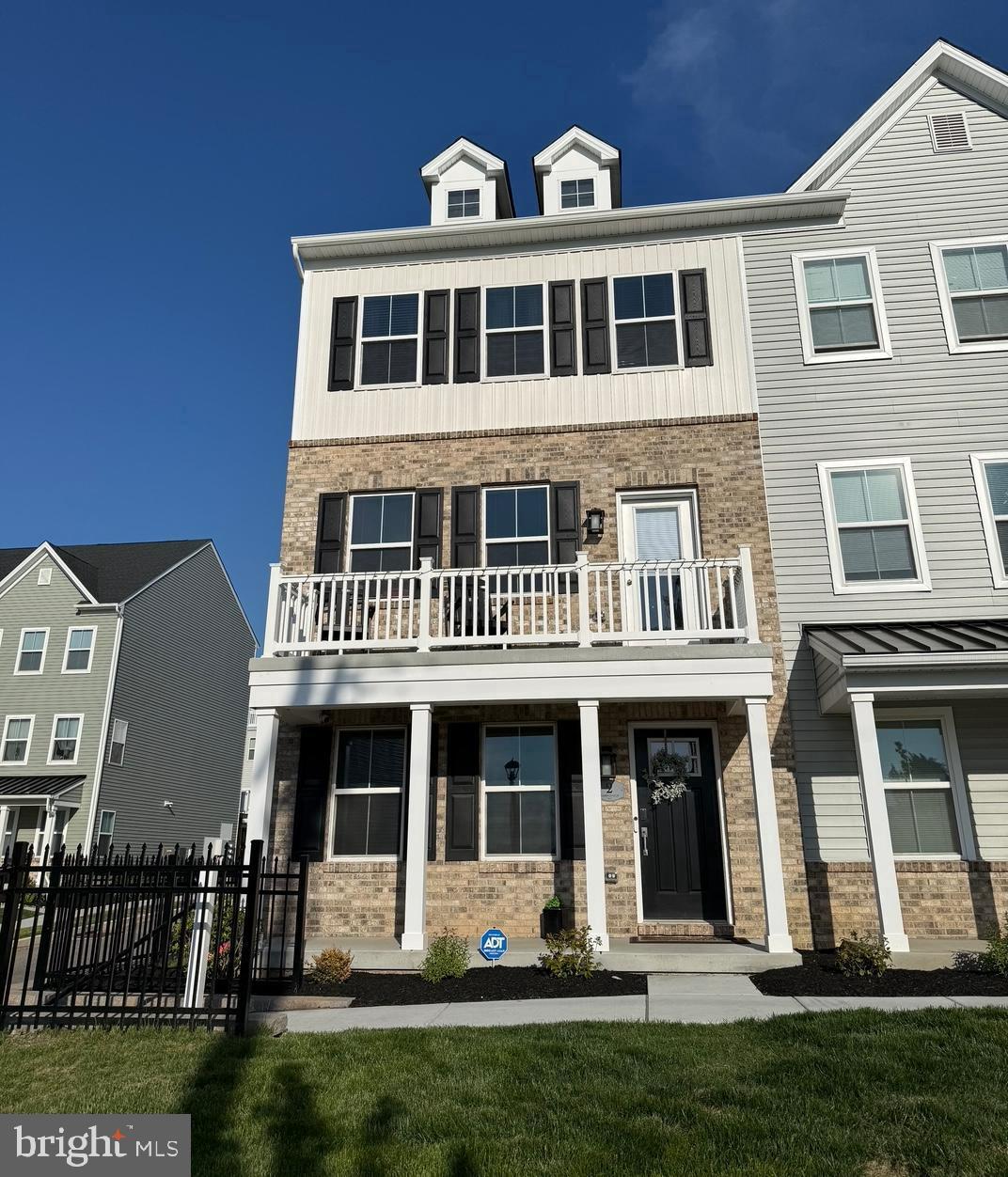 RIVER POINTE - Residential