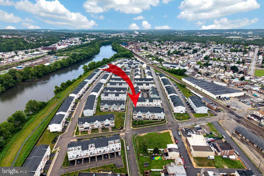 RIVER POINTE - Residential