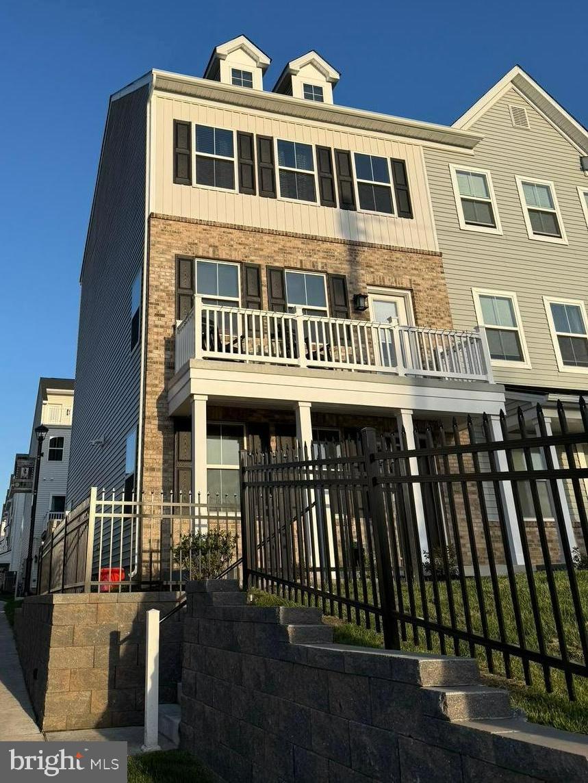 RIVER POINTE - Residential