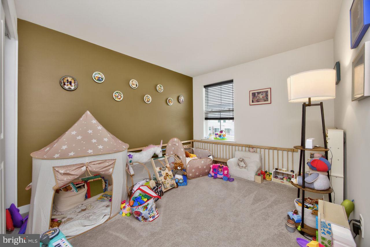 RIVER POINTE - Residential