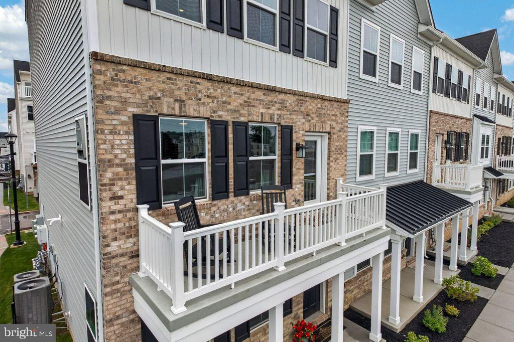 RIVER POINTE - Residential