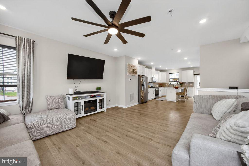 RIVER POINTE - Residential