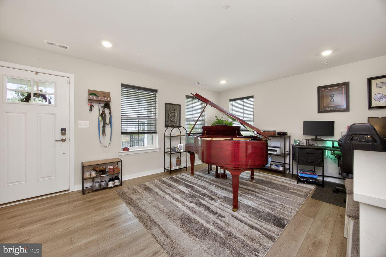 RIVER POINTE - Residential