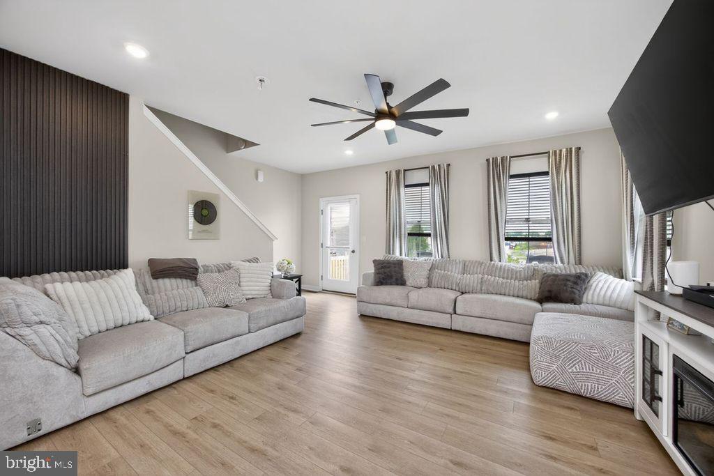RIVER POINTE - Residential