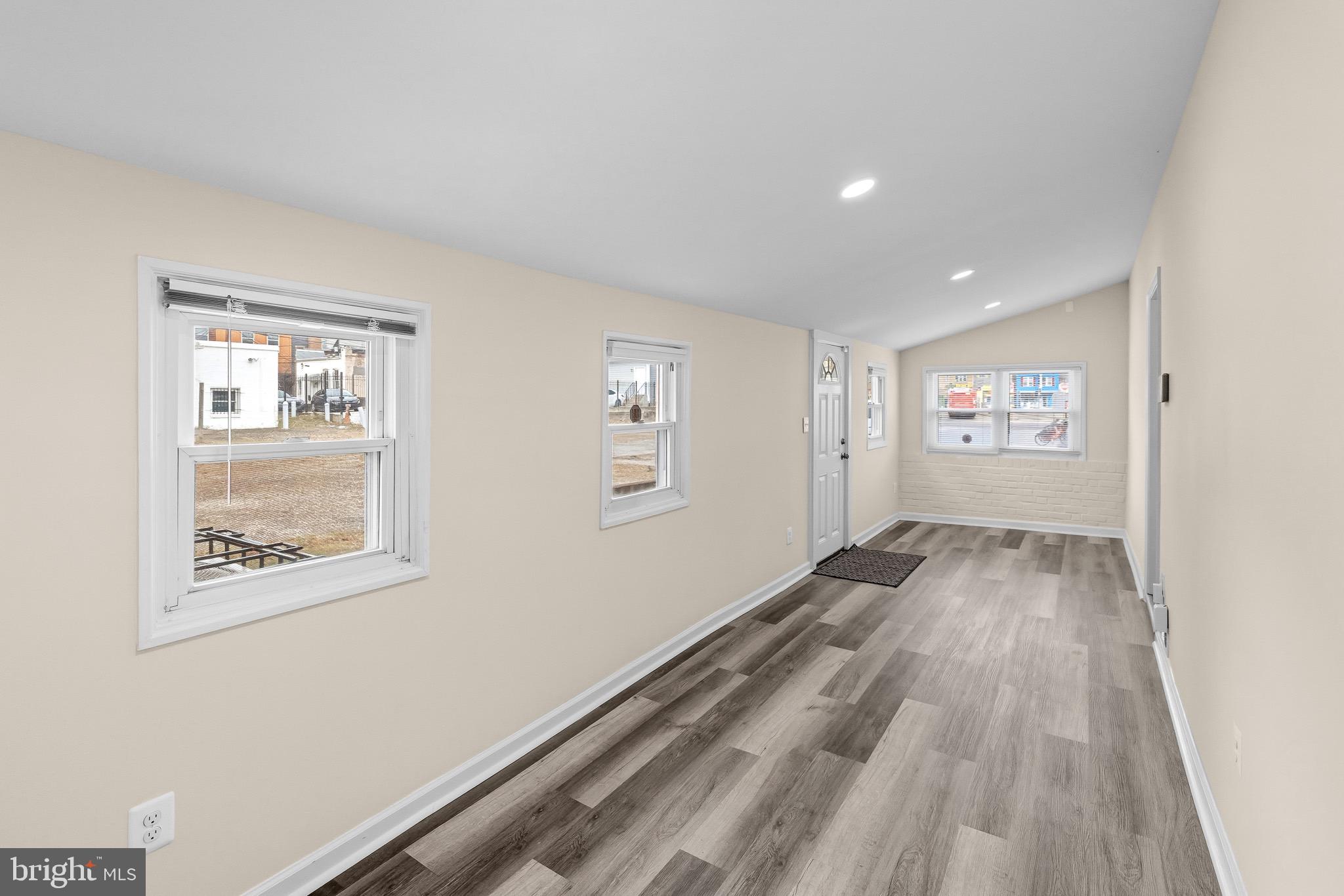 MOUNT RAINIER - Residential