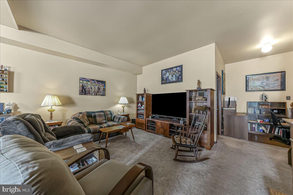 CHERRY TREE KNOLL - Residential