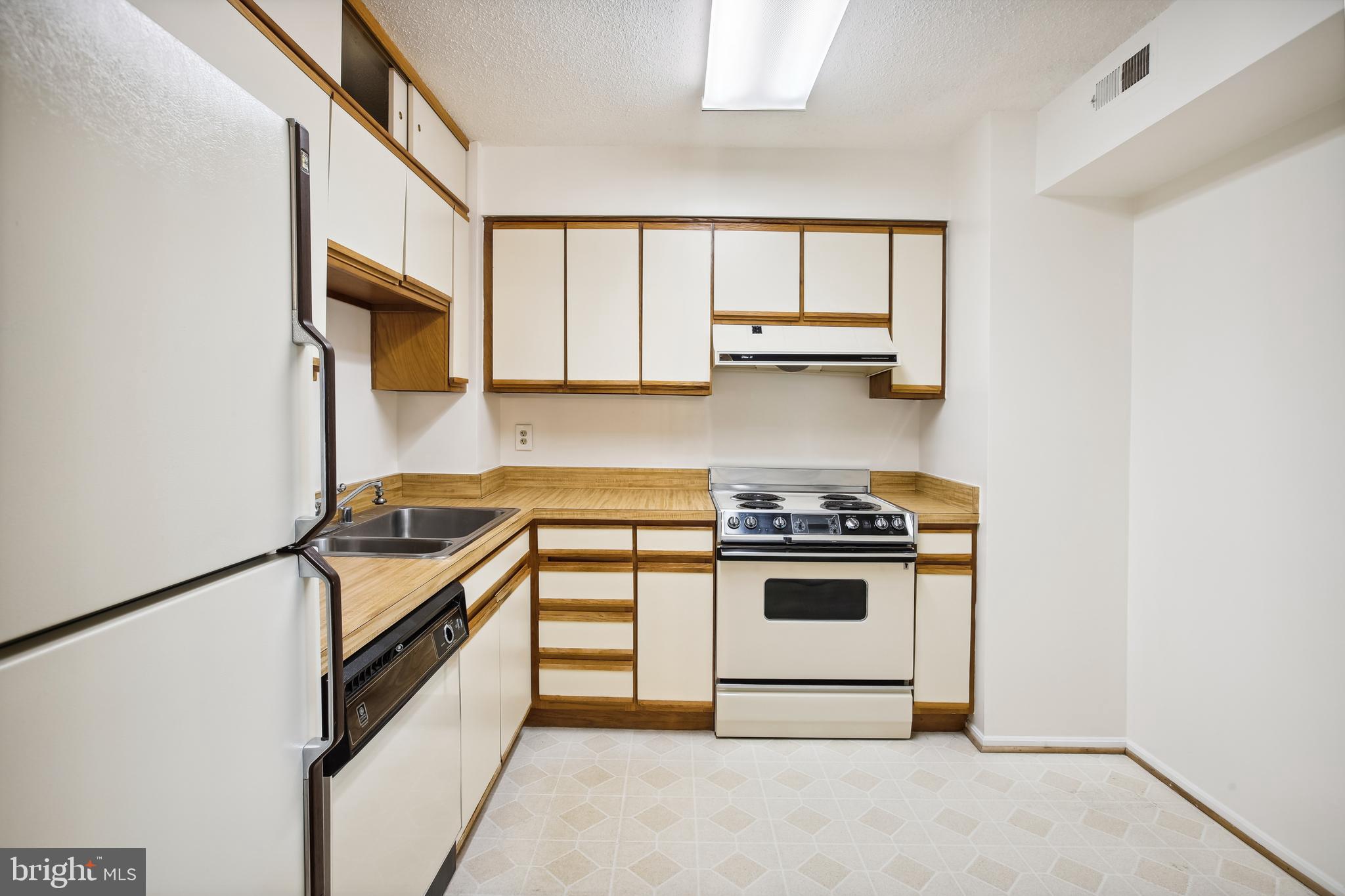 FAIRWAYS SOUTH - Residential