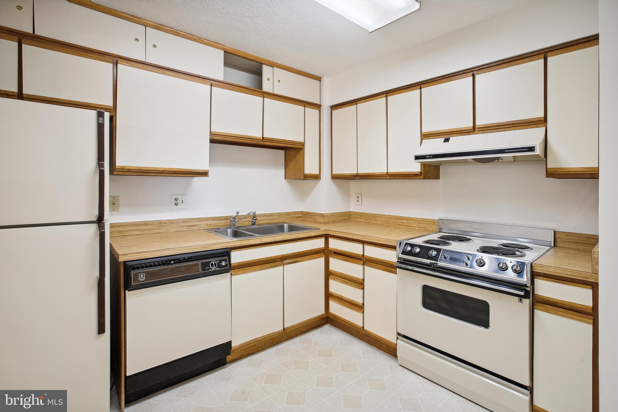 FAIRWAYS SOUTH - Residential