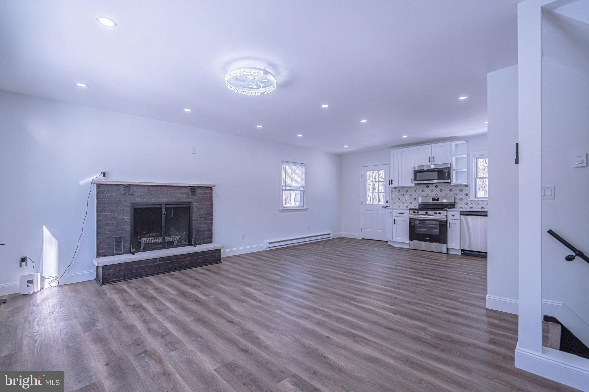 INDIAN MOUNTAIN LAKE - Residential