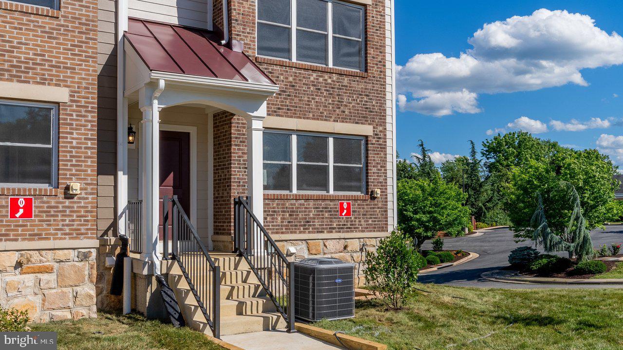 961 WOODSTOCK COMMONS DRIVE 108A