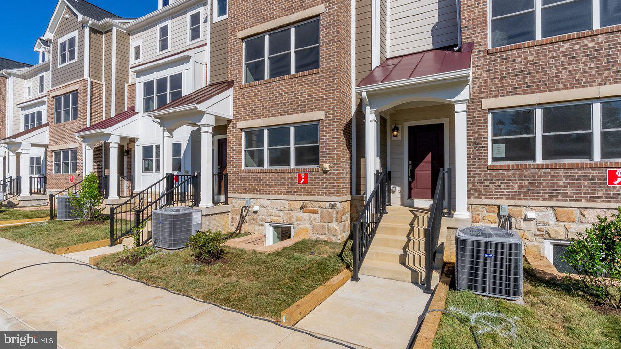 961 WOODSTOCK COMMONS DRIVE 108A