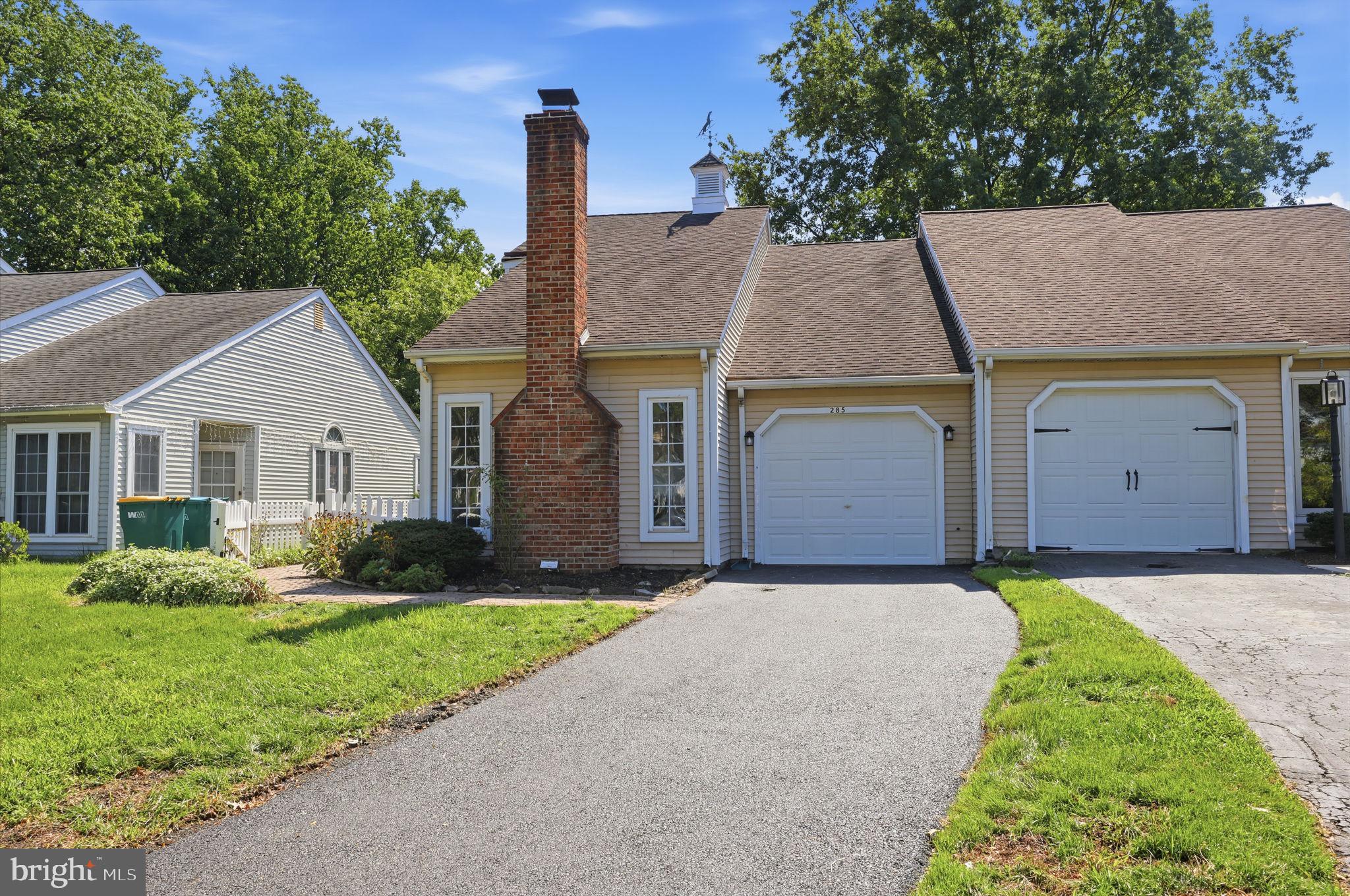 285 WOODS EDGE PLACE