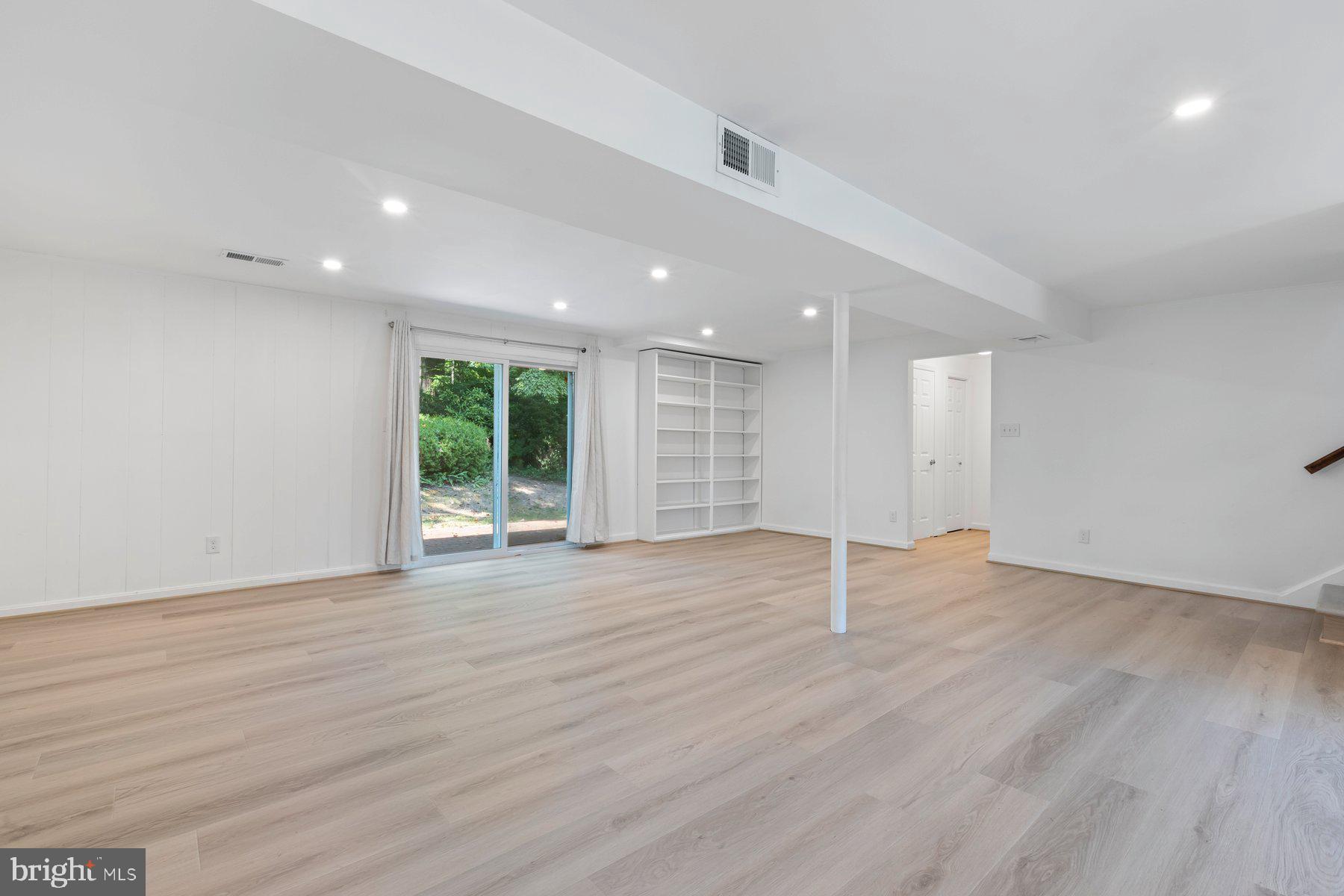 WILLOW WOODS - Residential Lease