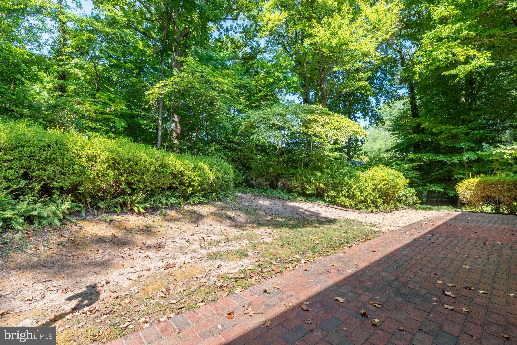 WILLOW WOODS - Residential Lease