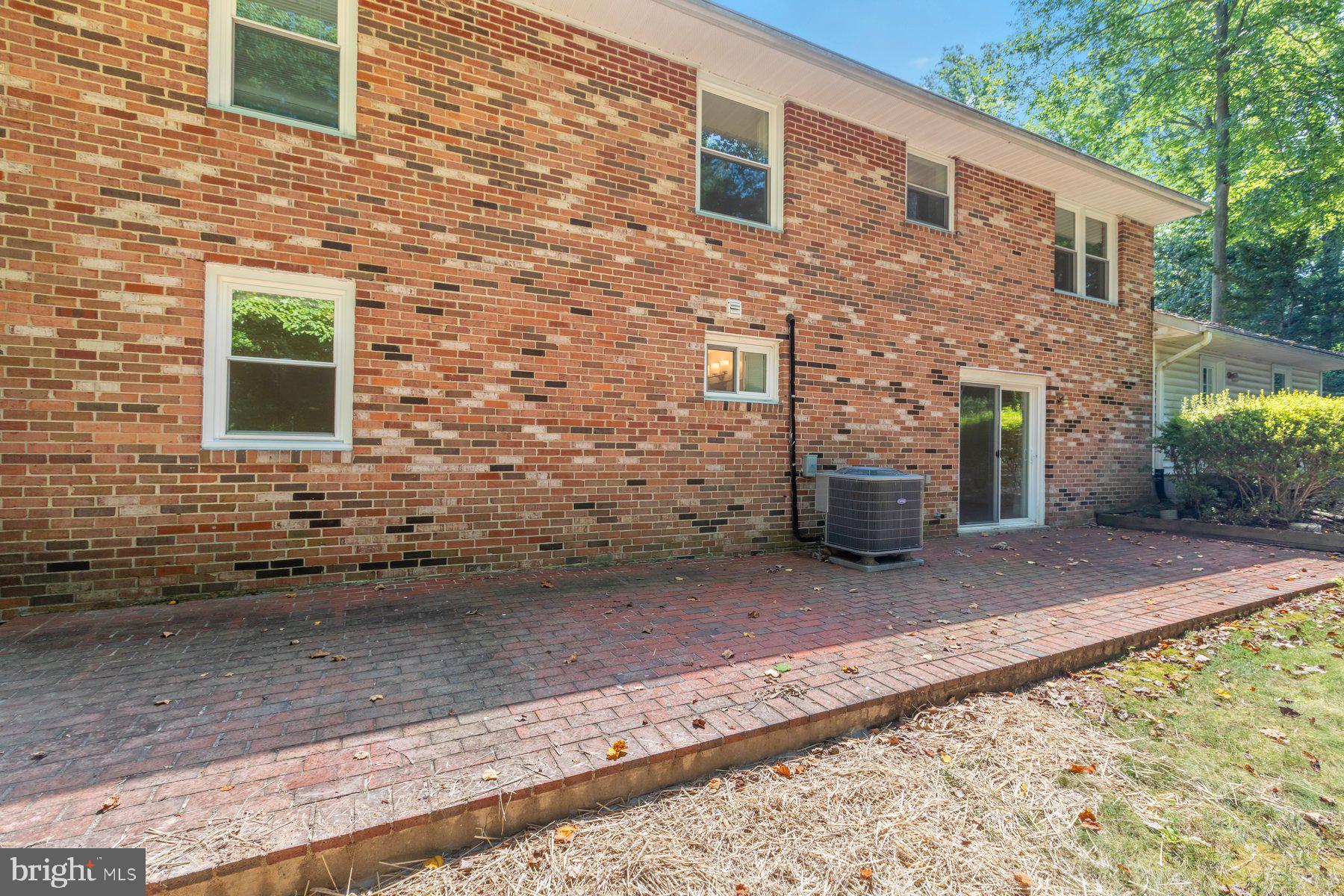 WILLOW WOODS - Residential Lease