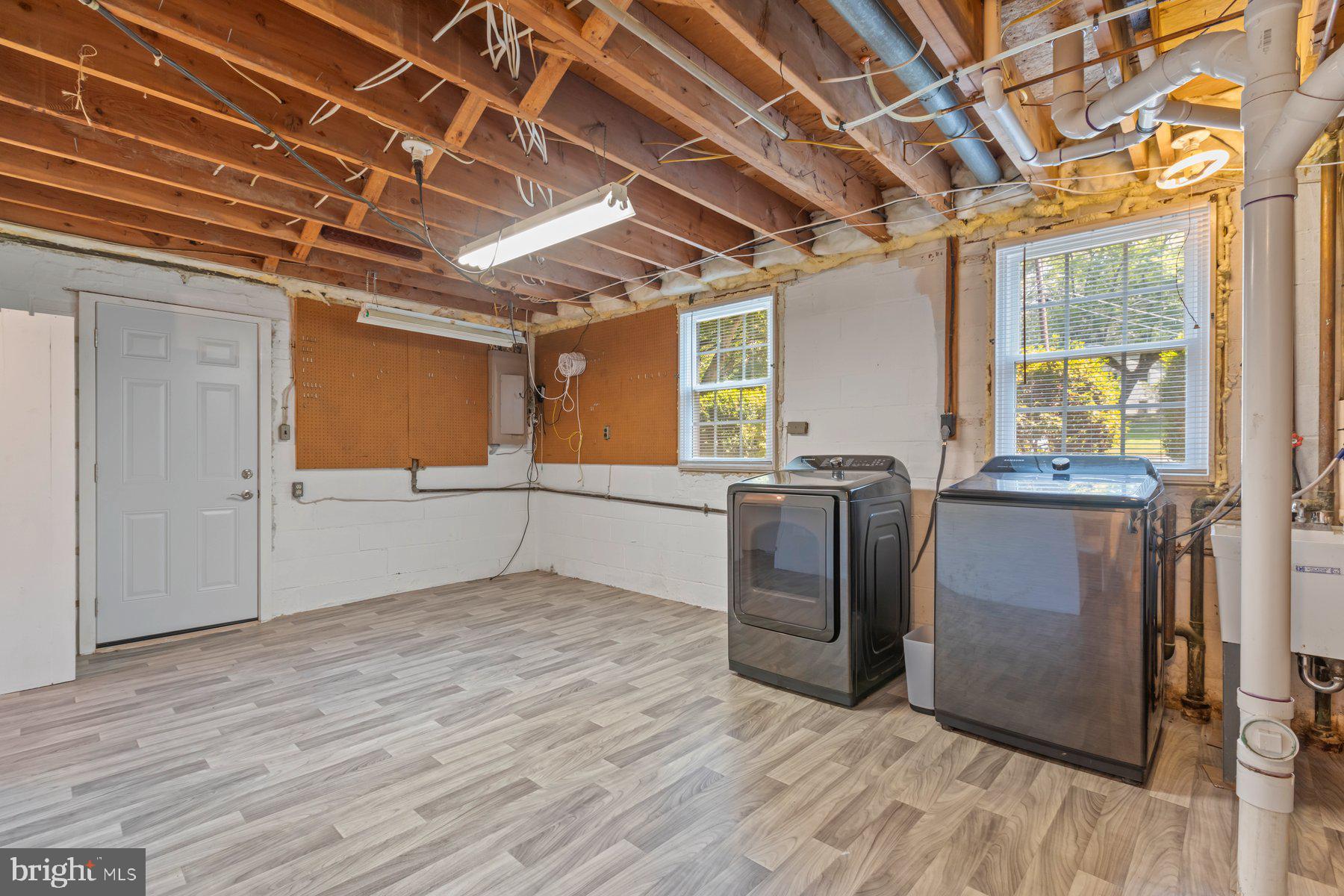 WILLOW WOODS - Residential Lease