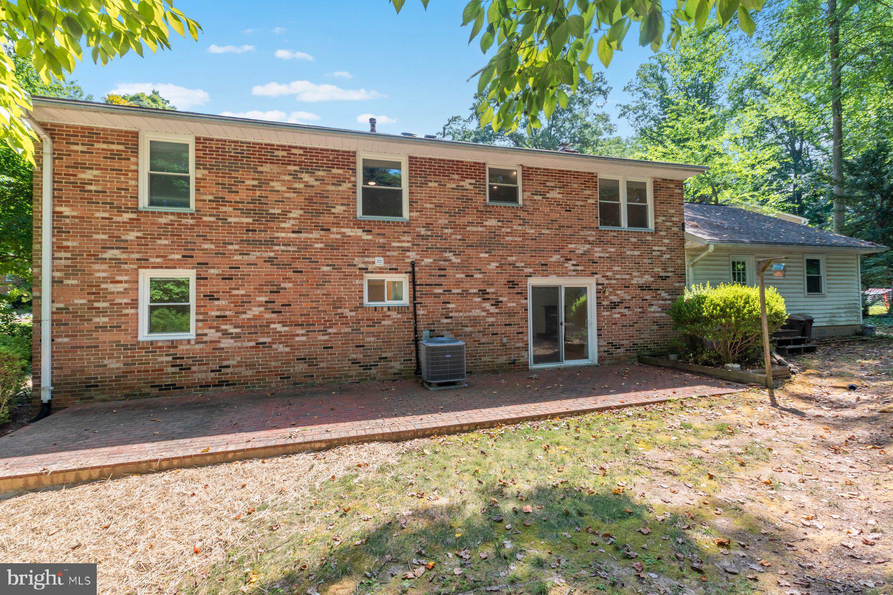 WILLOW WOODS - Residential Lease