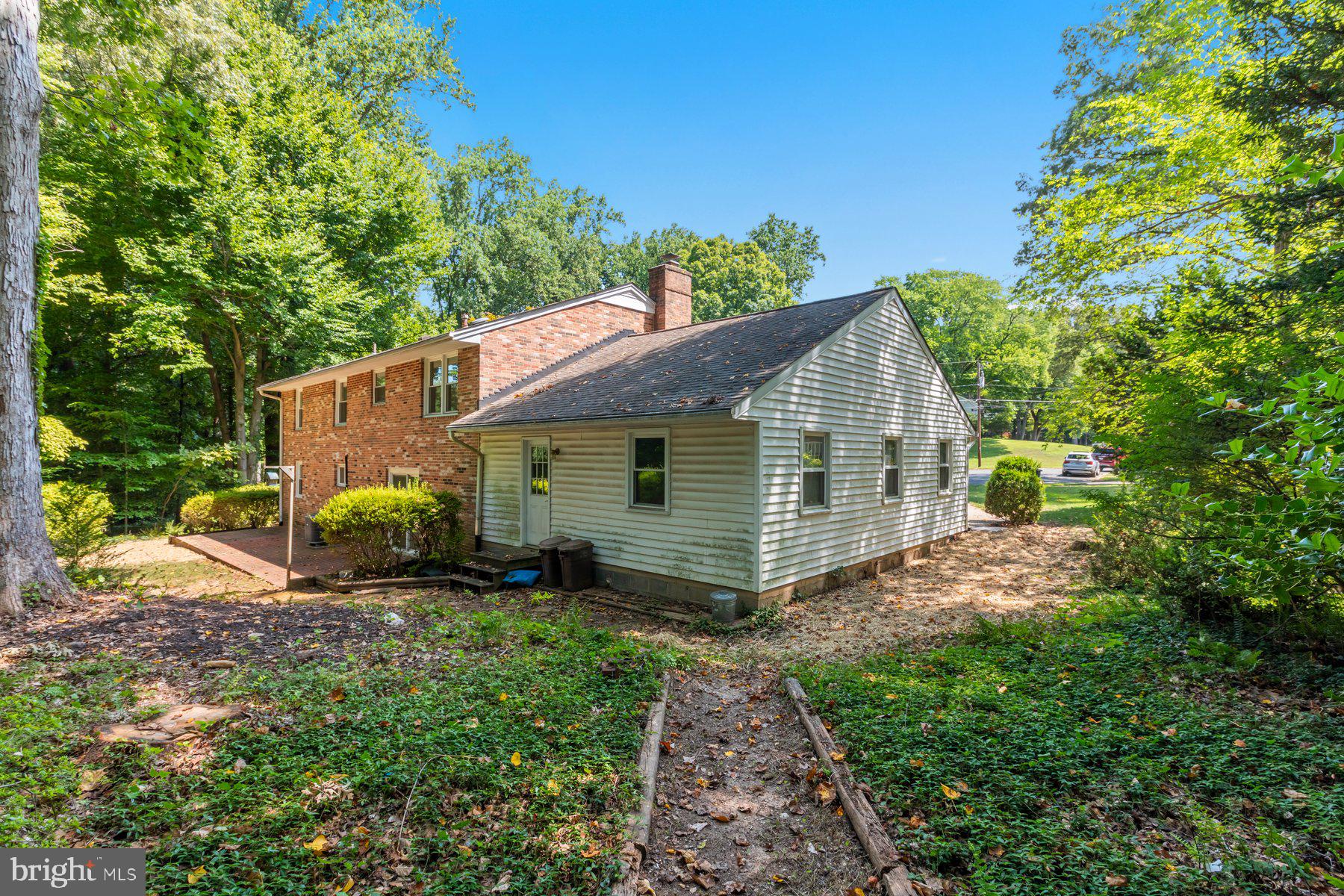 WILLOW WOODS - Residential Lease