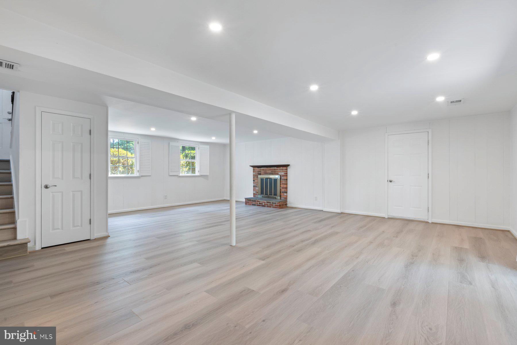 WILLOW WOODS - Residential Lease