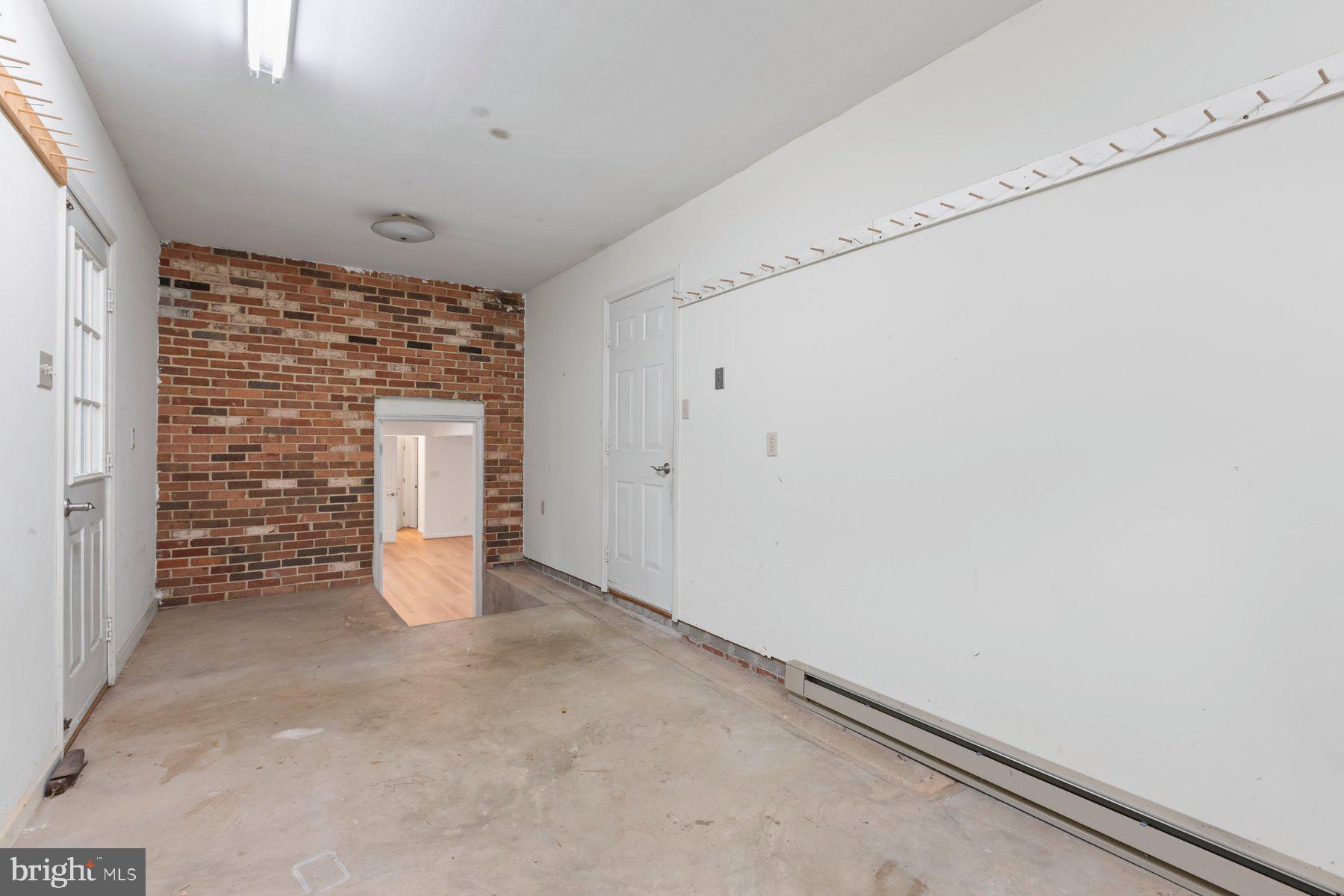 WILLOW WOODS - Residential Lease