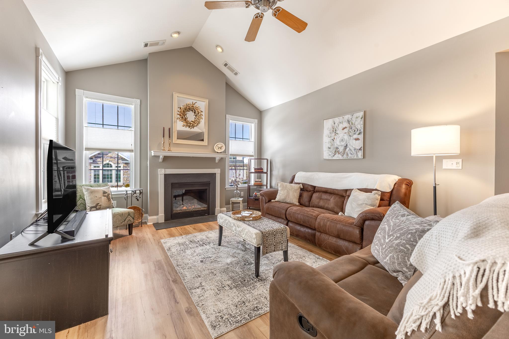 GREENWICH HILL - Residential