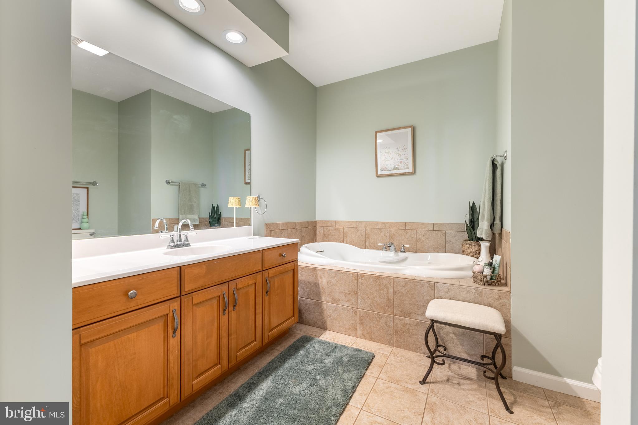 GREENWICH HILL - Residential